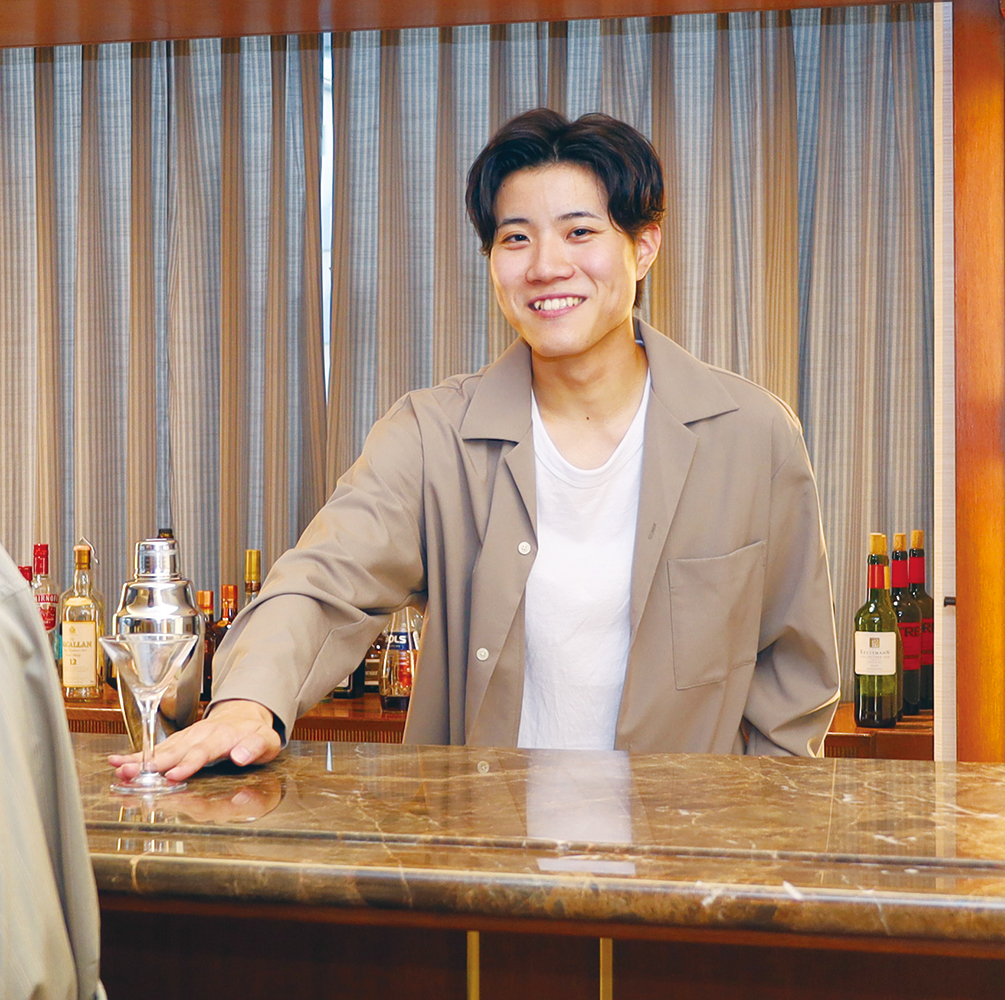 先生との距離が近く、聞きたいことをスグ聞けるのがいいですよ! 内定先:パーク ハイアット 京都