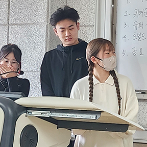 留学中、授業でプレゼン。緊張しました!